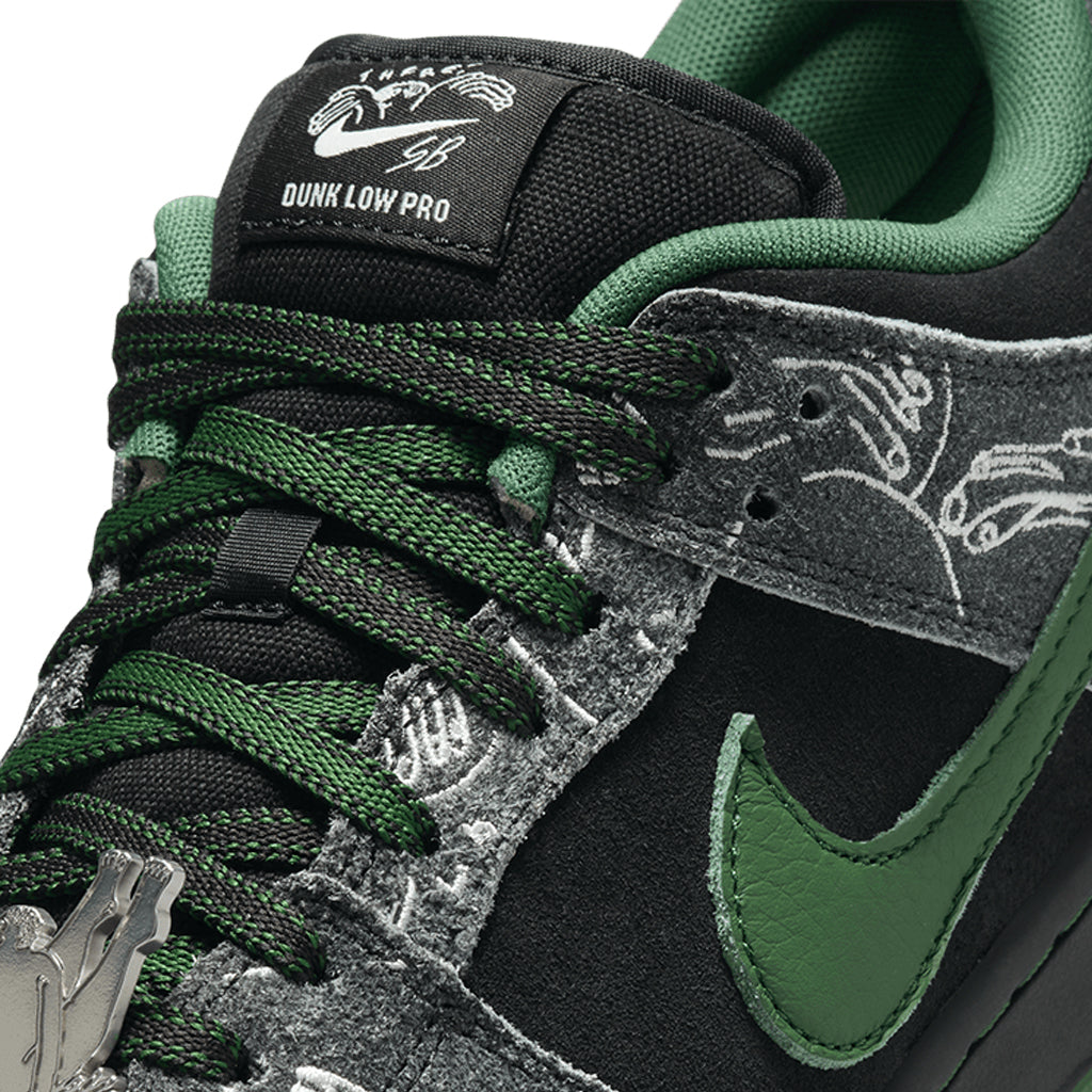 Nike Dunk SB x There Skateboard