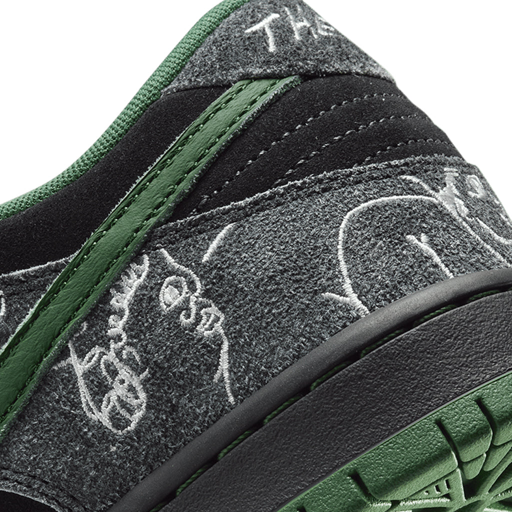 Nike Dunk SB x There Skateboard