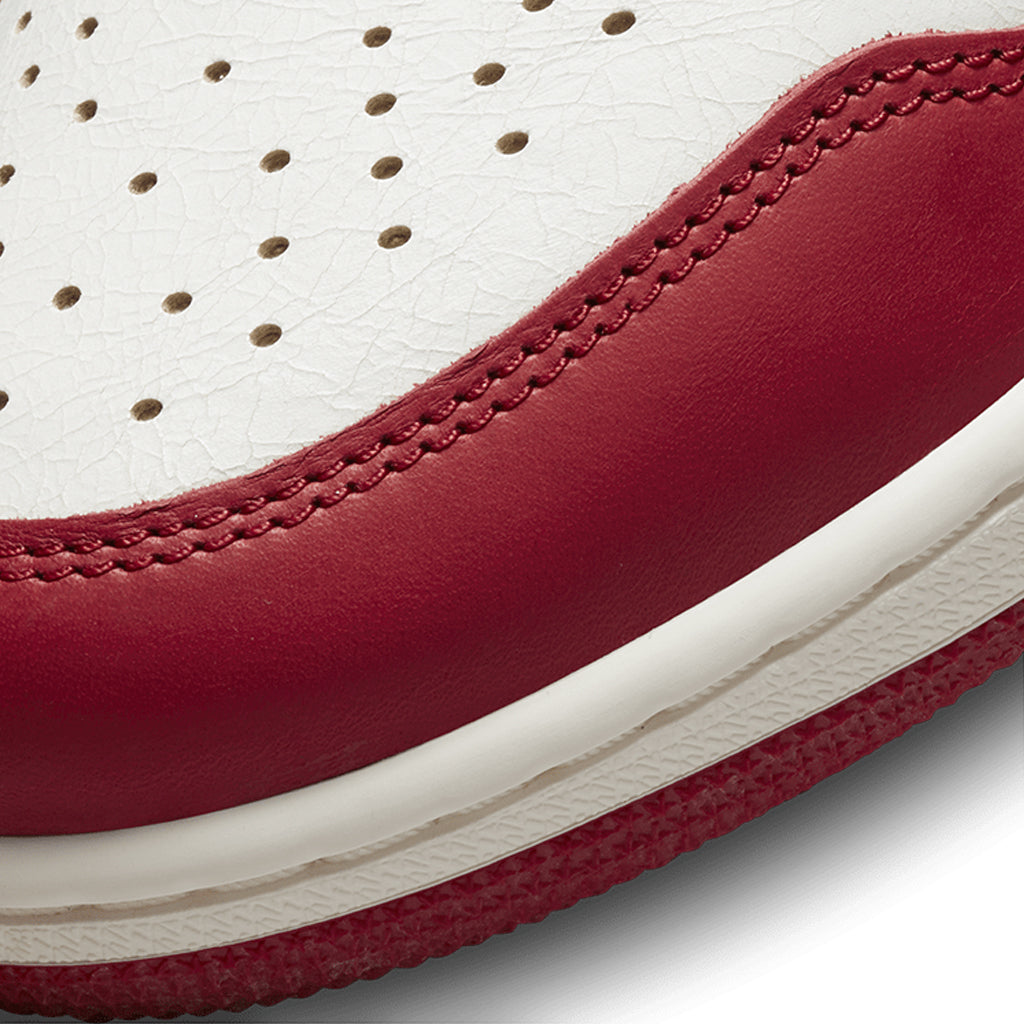 Jordan 1 High Chicago "Lost and Found"