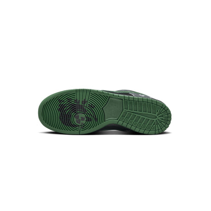 Nike Dunk SB x There Skateboard
