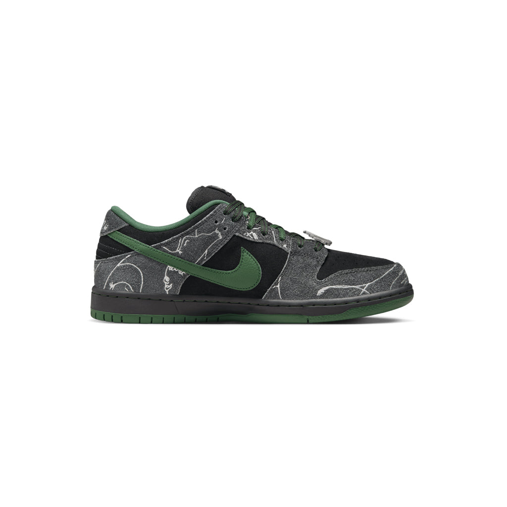 Nike Dunk SB x There Skateboard
